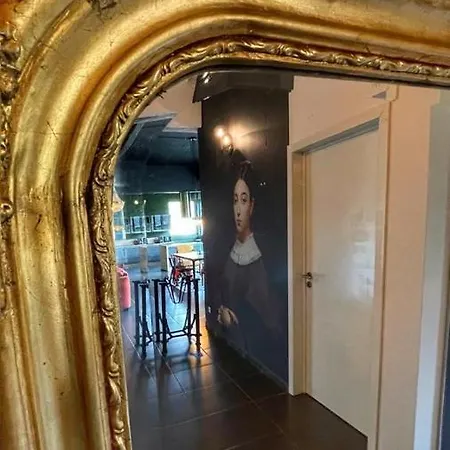 De Luxe Apartment *